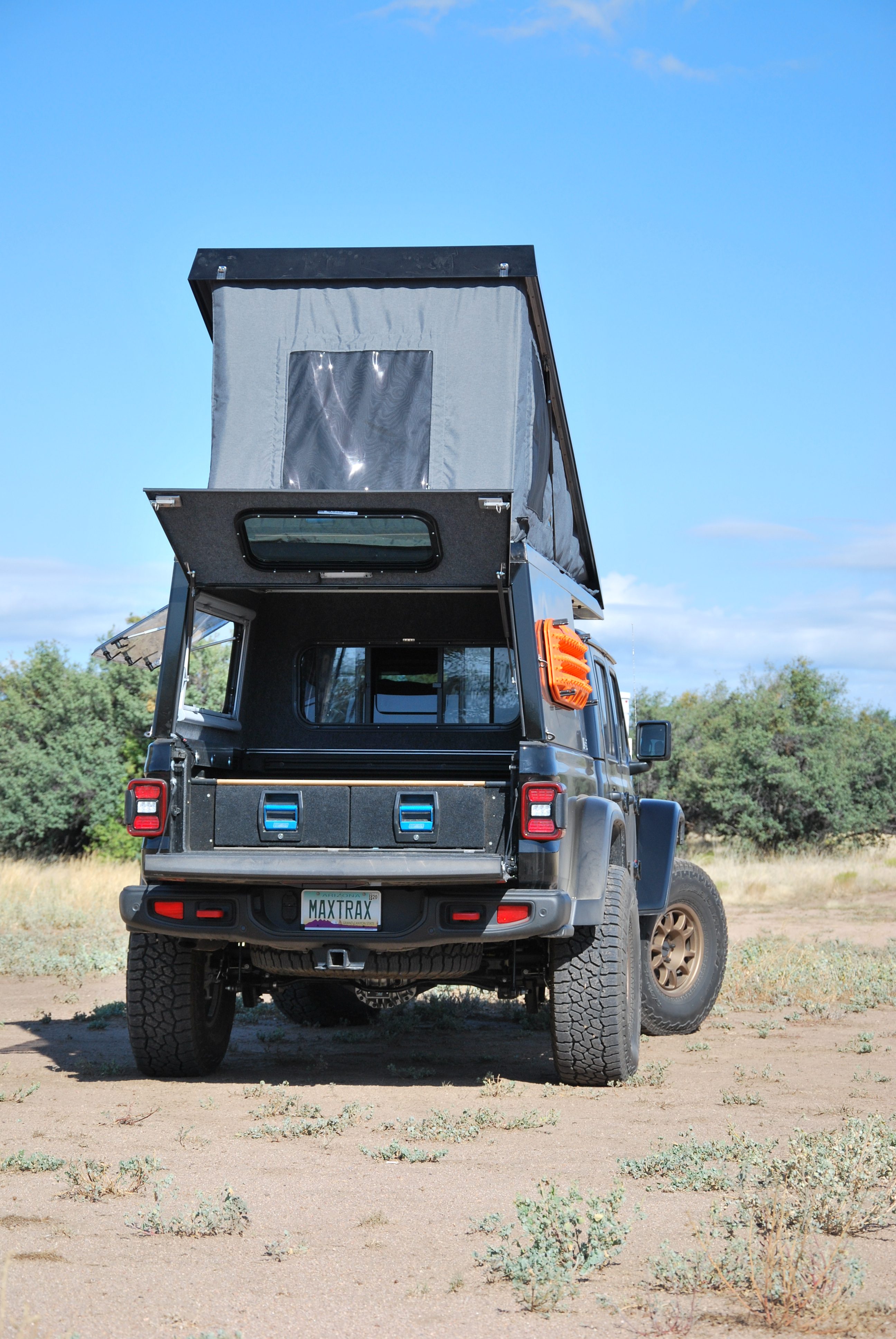 Gladiator Camper Open