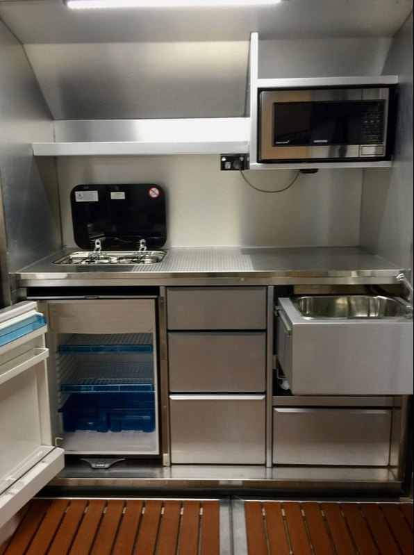 hutrv dekpod kitchen